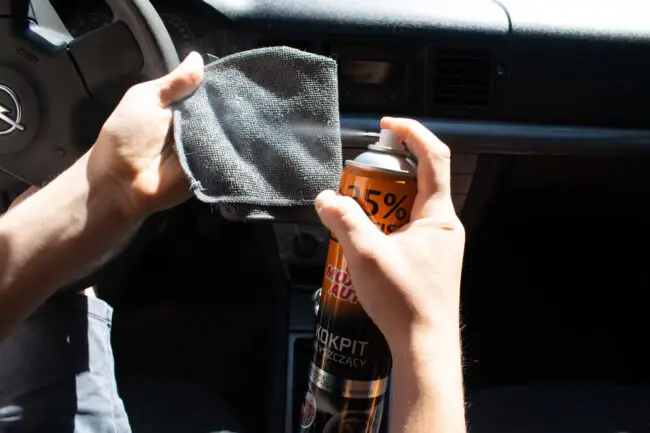 Moje Auto Glänzendes schwarzes Cockpit-Spray 500 ml