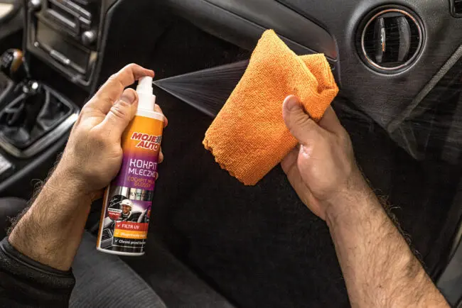 Moje Auto Cockpitmilch – Apple Glänzend 300 ml