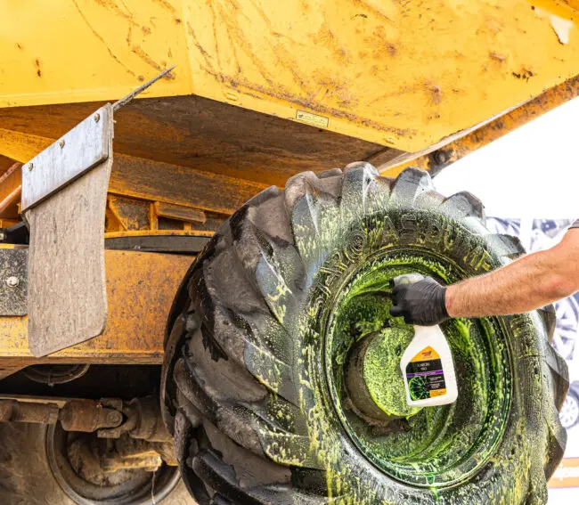 Moje Auto Detailer X-Neon Pro Präparat zur Reinigung von Felgen und Reifen 750 ml