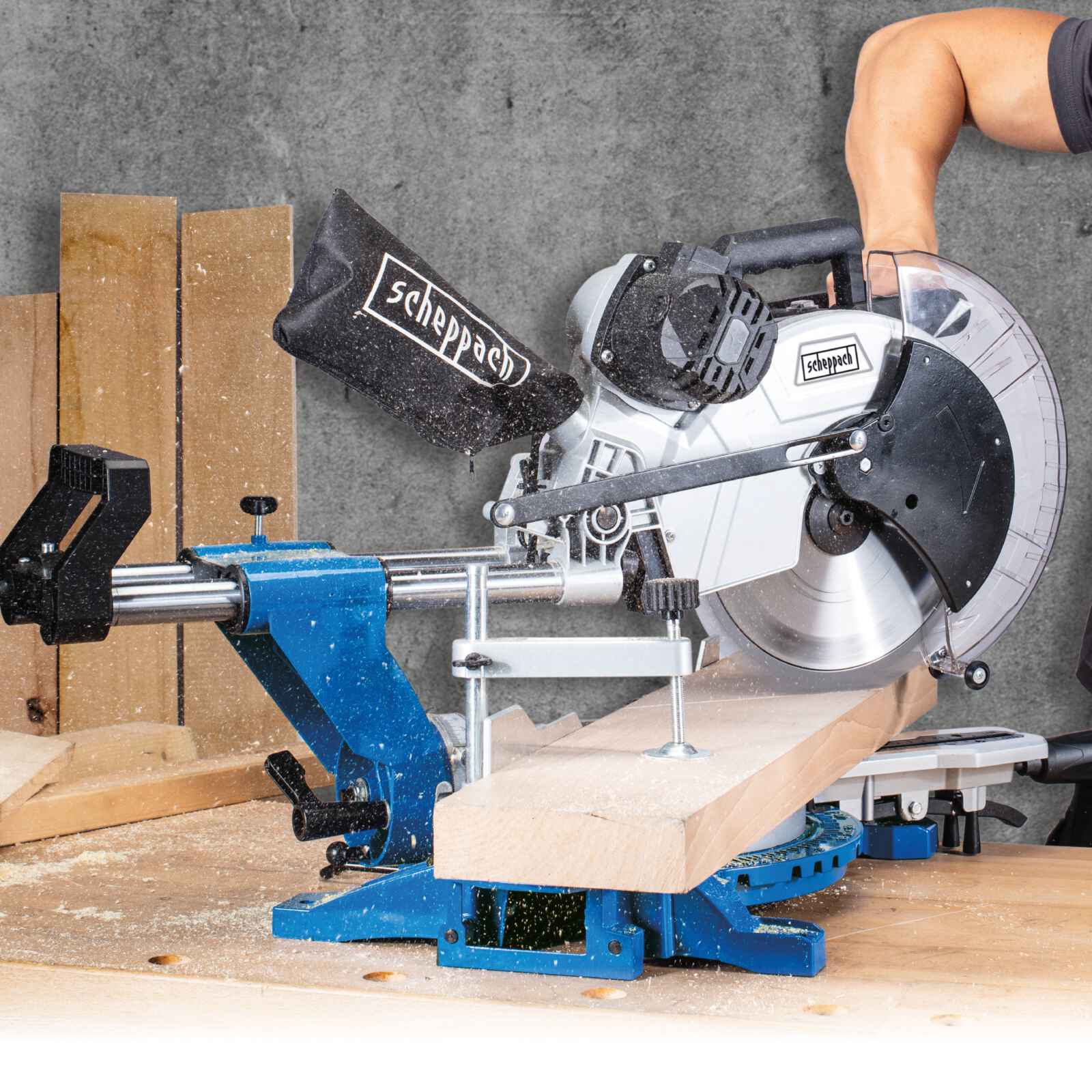 Kapp-, Zug- und Gehrungssäge HM140L scheppach (DIY)