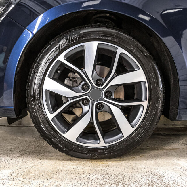 Moje Auto Reifenpflegeprodukt – Schwarzer Reifen mit Nassreifeneffekt 520 ml